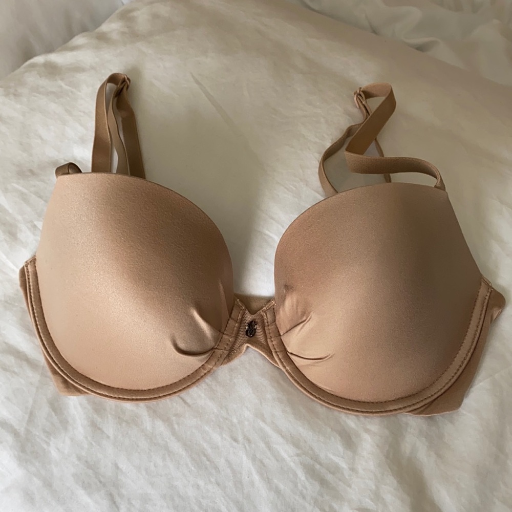Victoria’s Secret Nude Bra